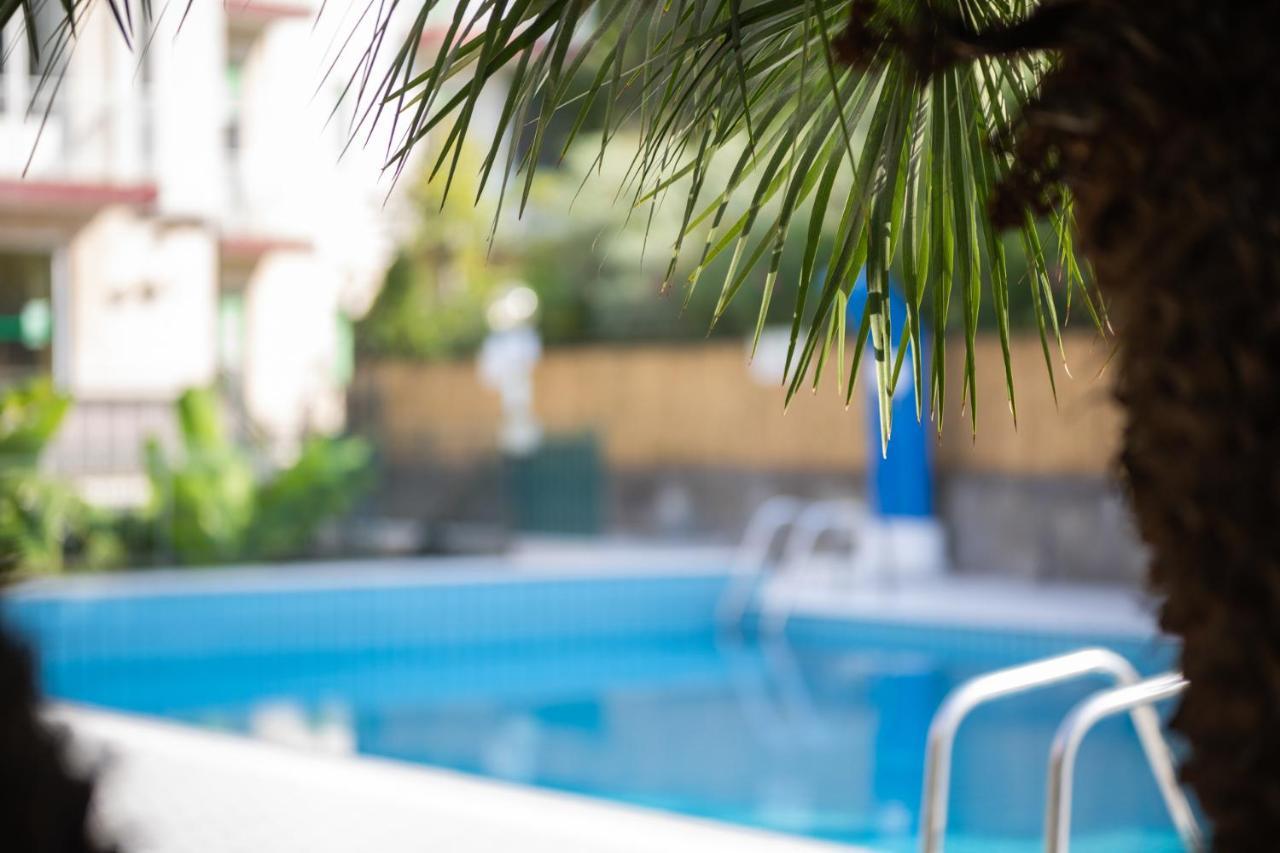 Hotel Residence Garden Alassio Buitenkant foto